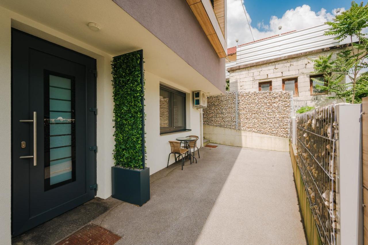 Apartments Gros Radece Extérieur photo